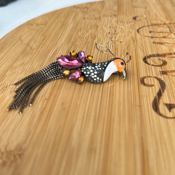Banana Republic Parrot Brooch - Picture 14 of 15